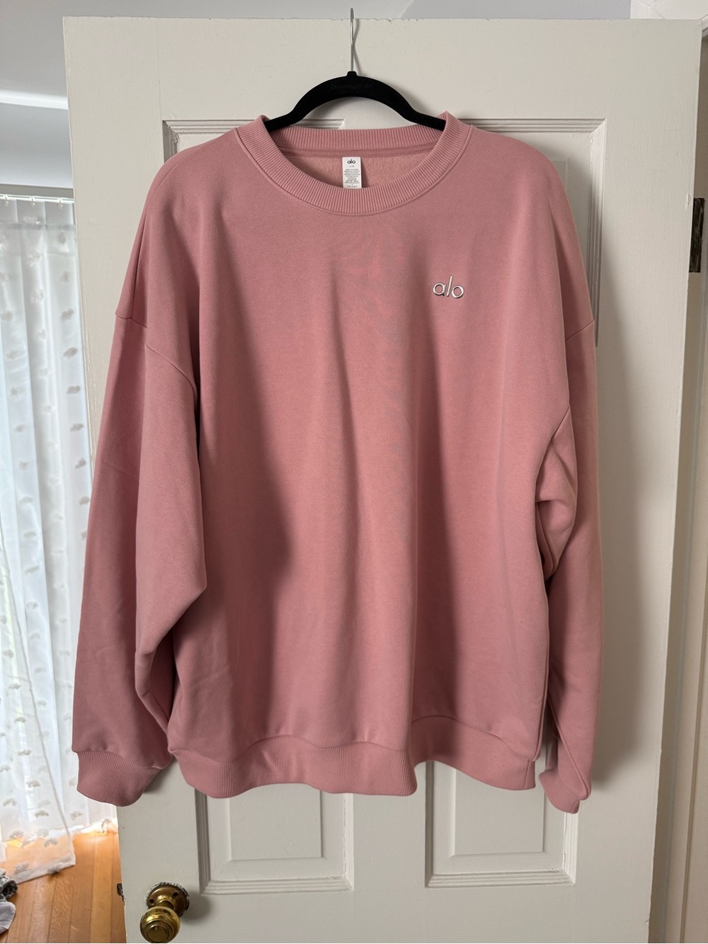 ALO Yoga Women’s Crewneck Sweatshirt in Dusty Rose